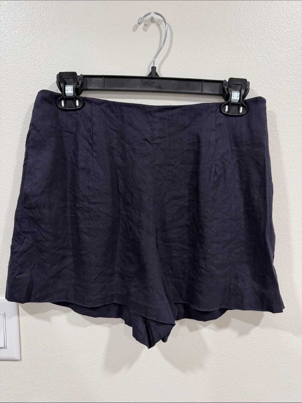 Antonio Melani Navy Linen high waisted shorts